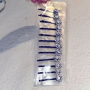 NWT 12 Hair clips